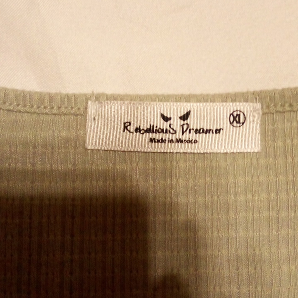 Top - Picture 2 of 2